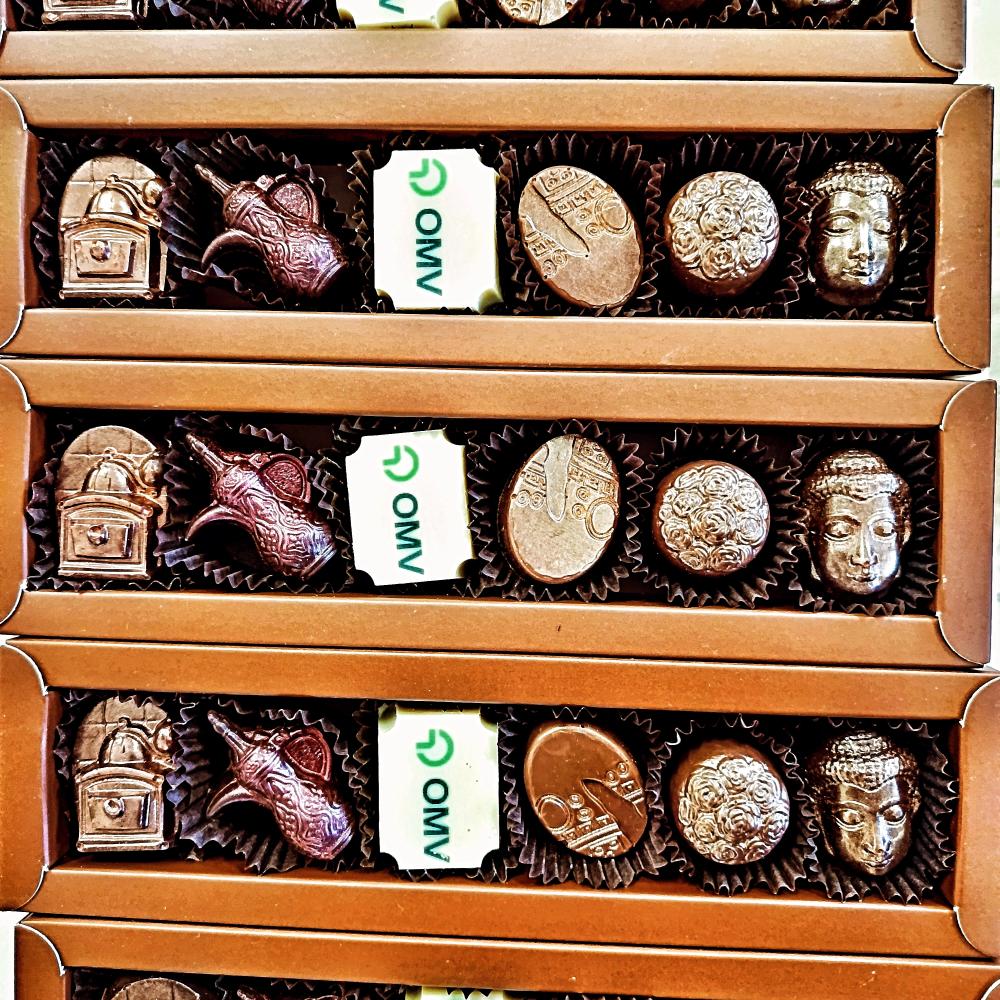 Laura céges bonbon - 12
