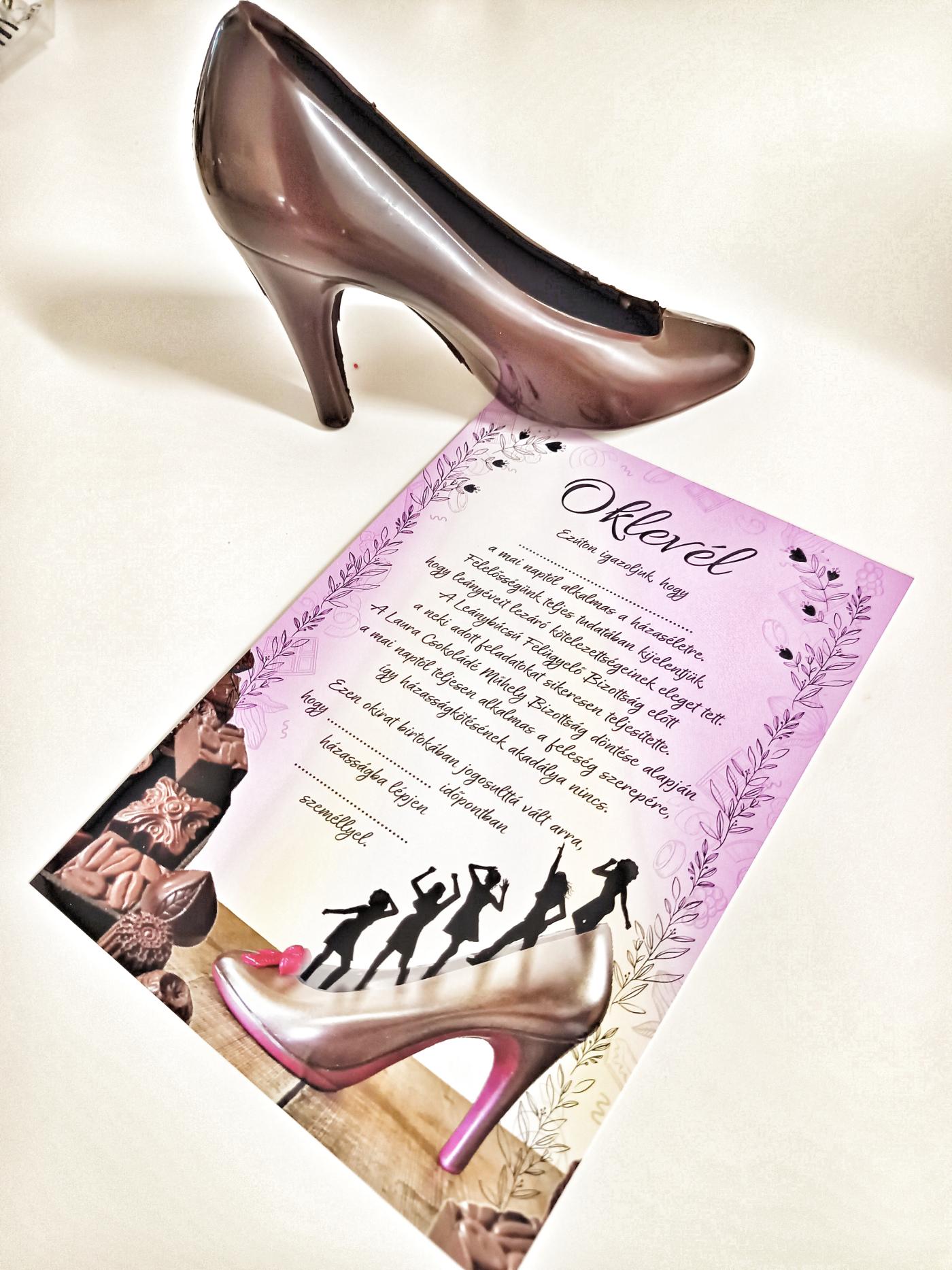 Lánybúcsú oklevél és csokicipő